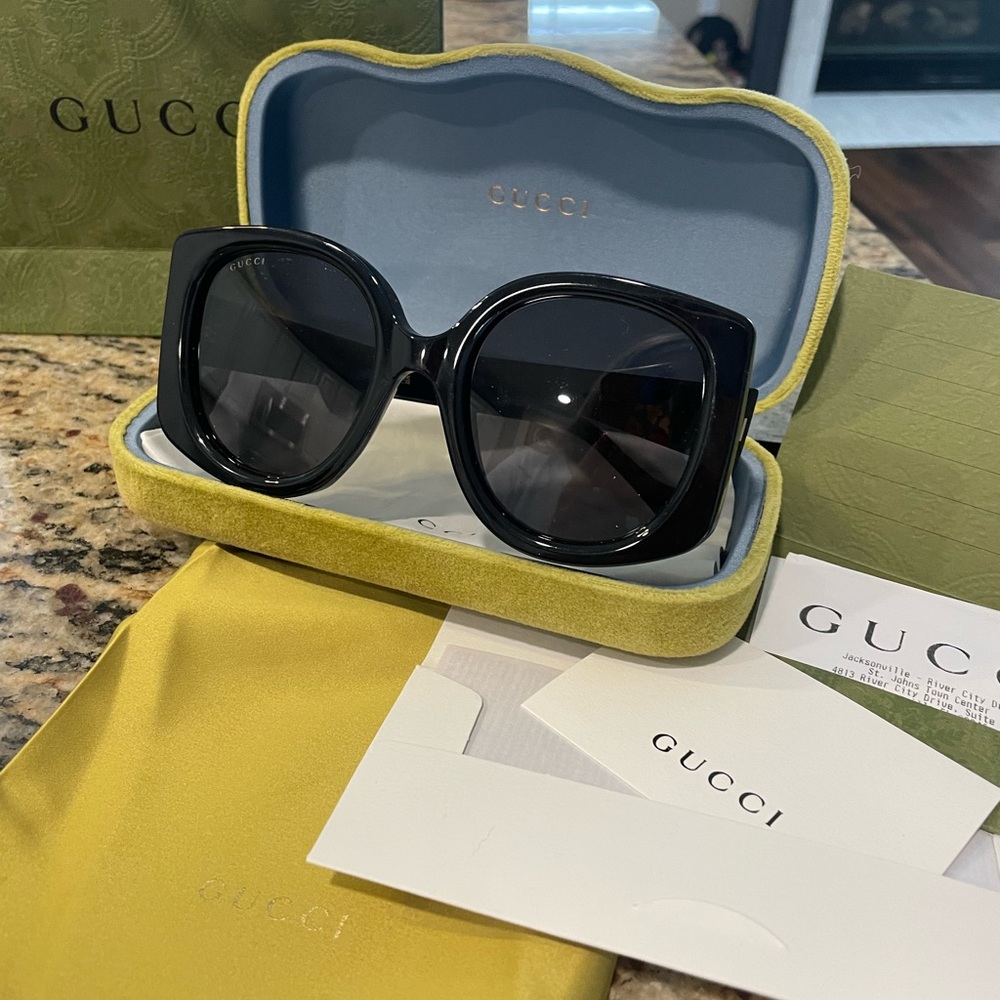 Gucci black sunglasses
